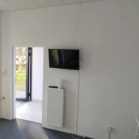 Hotel apartamentowy Aquamarina Prima Budżetowe Pokoje Na Parterze Przy Samej Plaży *